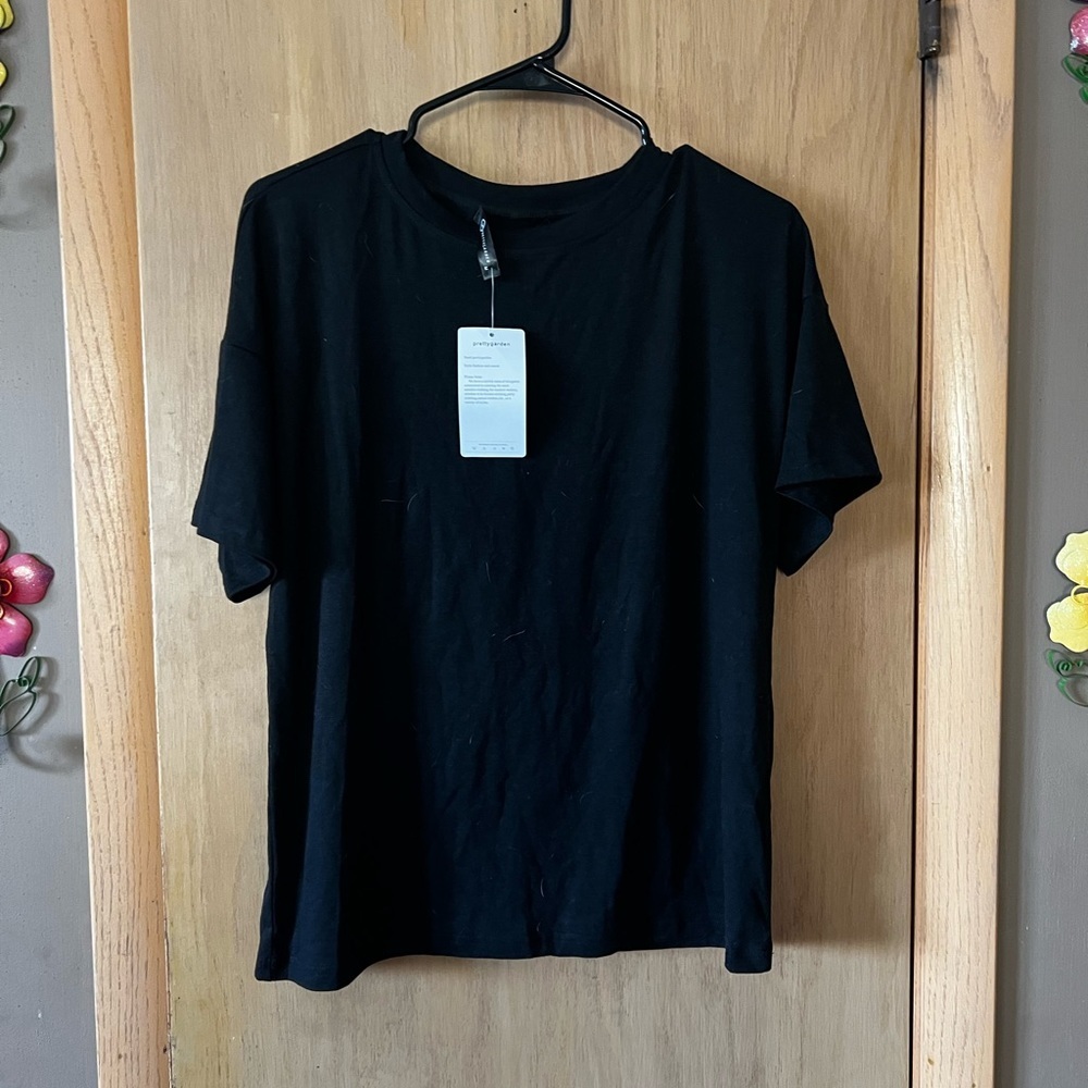 Pretty Garden Black Tshirt size Medium - Picture 1 of 5